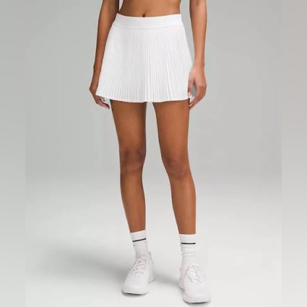 Lululemon Varsity Pleated White Skirt, Sz 2